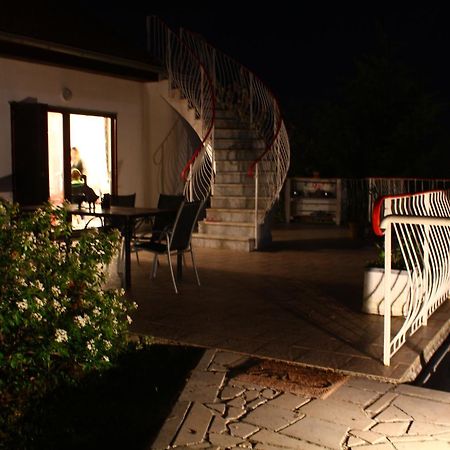 Villa Mittler Lovran Eksteriør billede